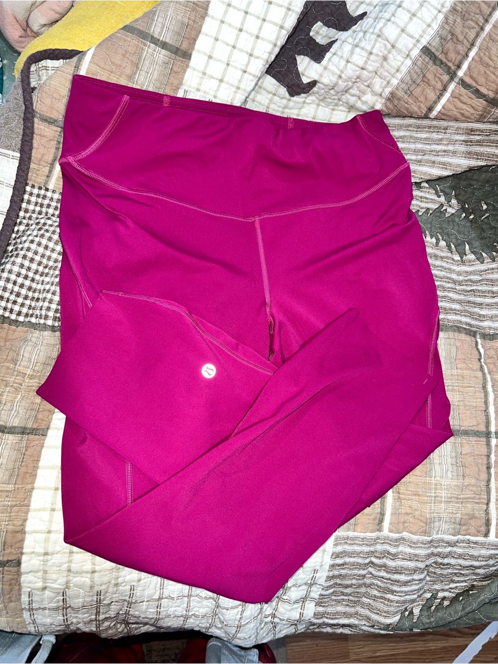 Lululemon Magenta capris